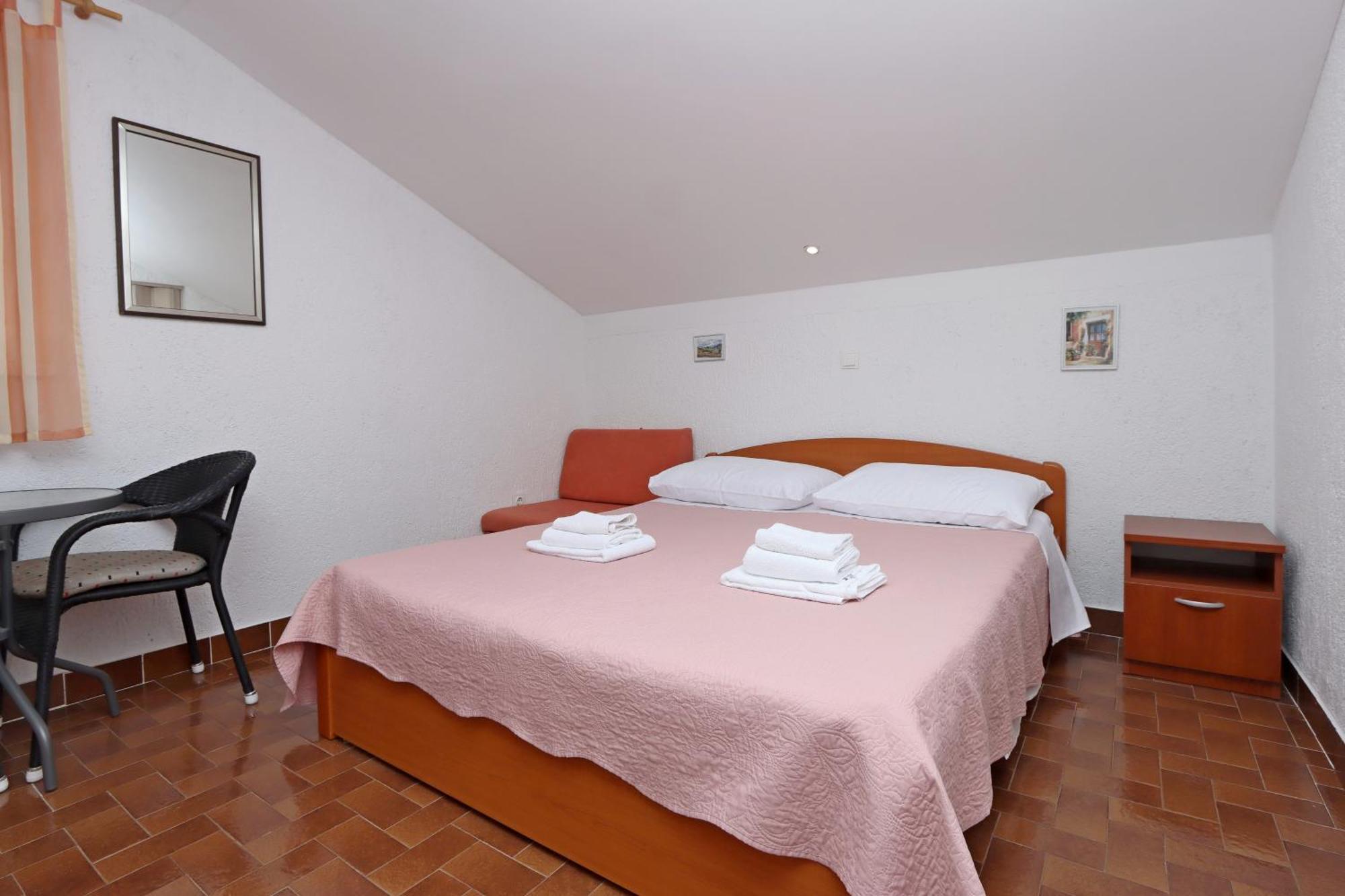 Apartments With A Parking Space Kornic, Krk - 415 Bagian luar foto