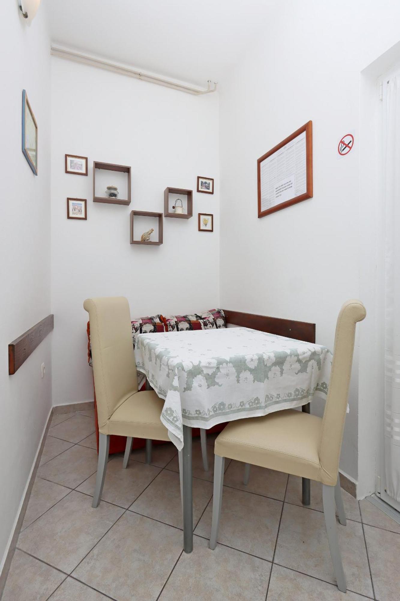 Apartments With A Parking Space Kornic, Krk - 415 Bagian luar foto